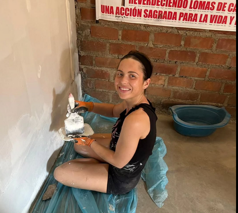 Courtney peru painting