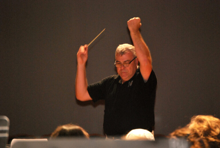 Kerry Bryant conducting orchestra